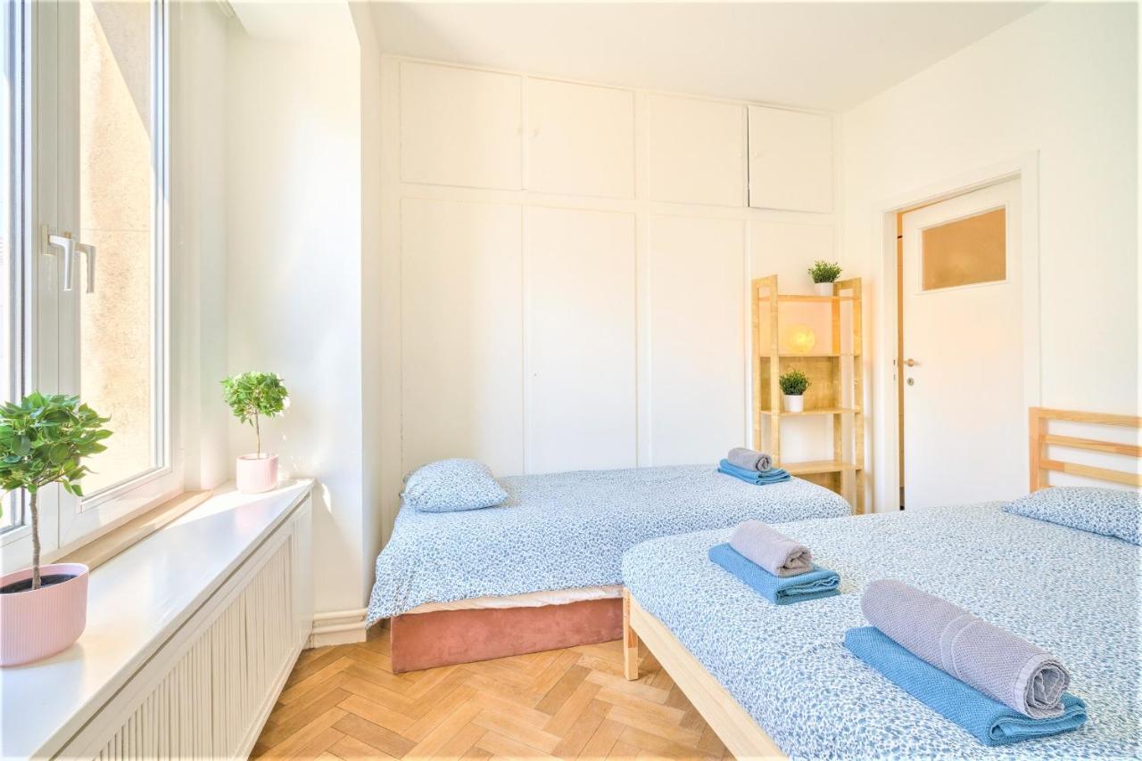 The Lily Lodge In The Heart Of Antwerpen Bagian luar foto